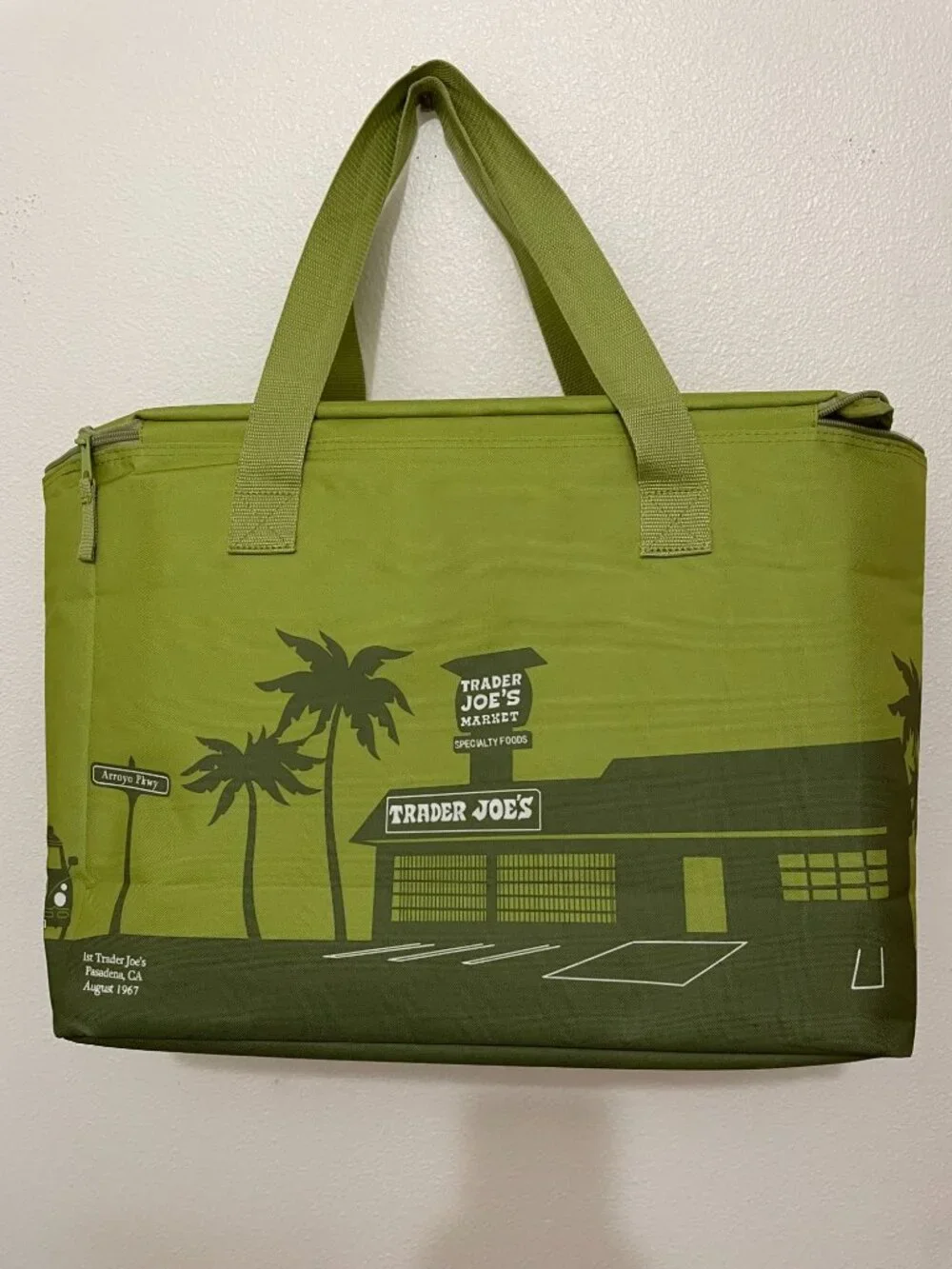 Trader Joe's Large Olive Green Insulated Reusable  8-Gallon Tote Cooler Bag with